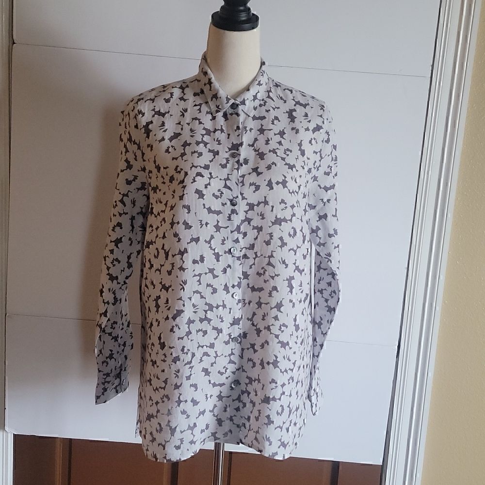 - J Jill Linen gray and white button down front long sleeved  Shirt Size S
